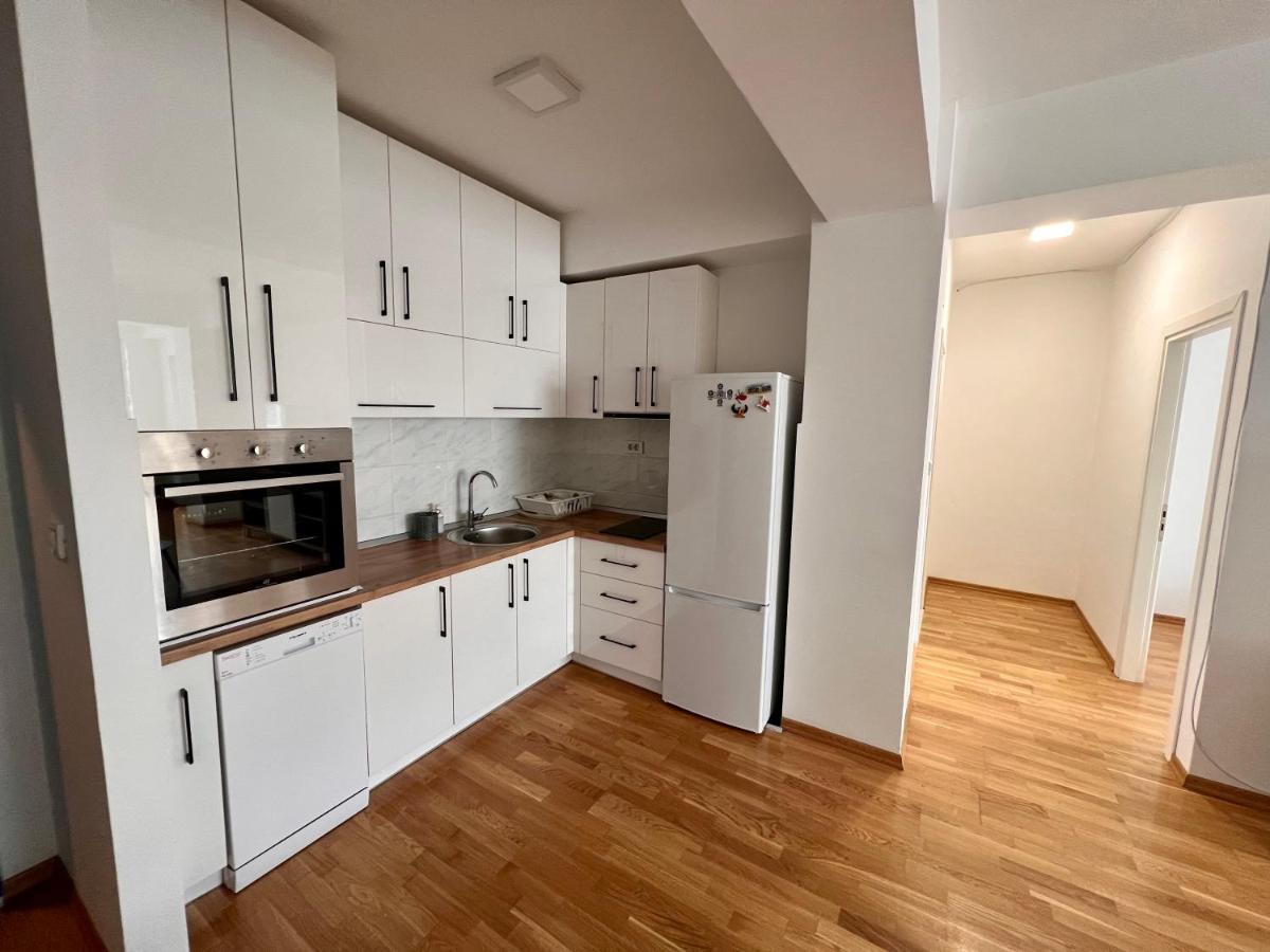 High-End Spacious Apartment Next To City Mall Skopje Exterior photo